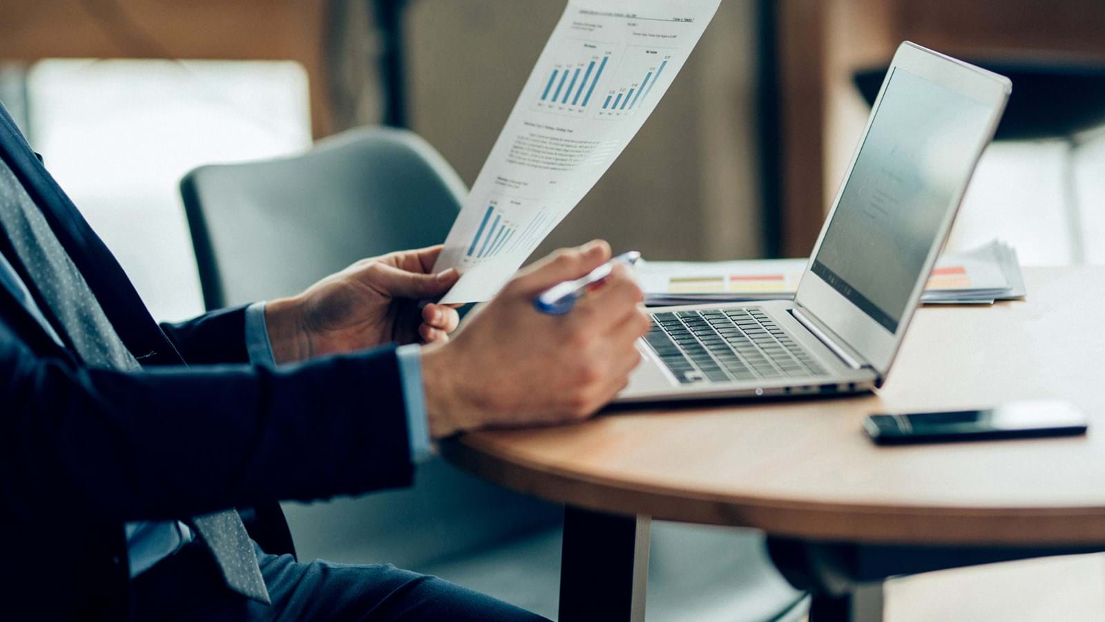 63% of high-growth companies work according to a hybrid work model hybrid-work-meeting-teams-call